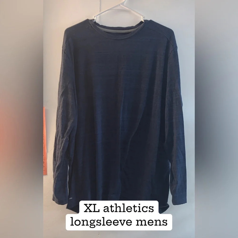 Mens XL athletic works longsleeve top